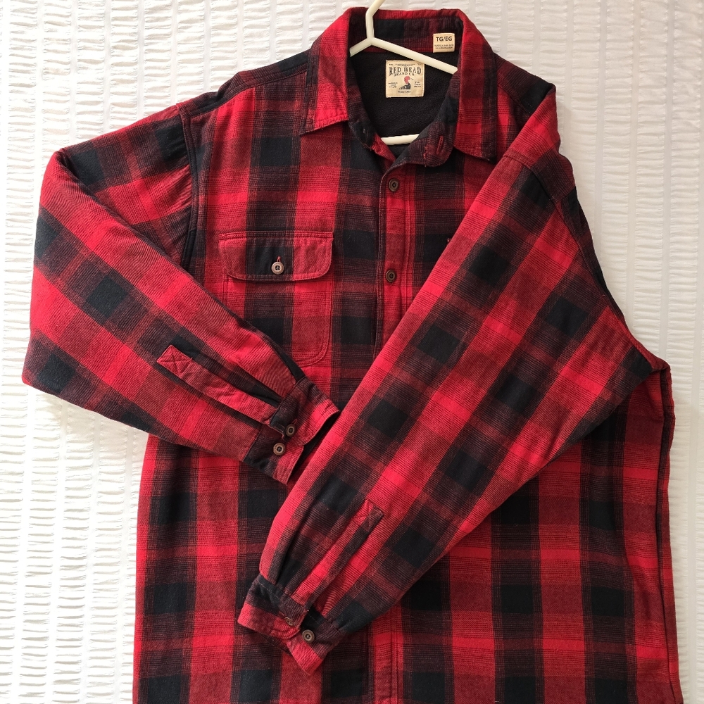 RedHead black fleece-lined red & black plaid long sleeved jacket. Men’s size XL